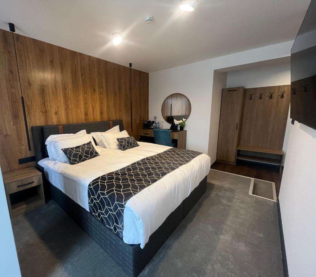 Hotel Niks Szevlievo Kültér fotó