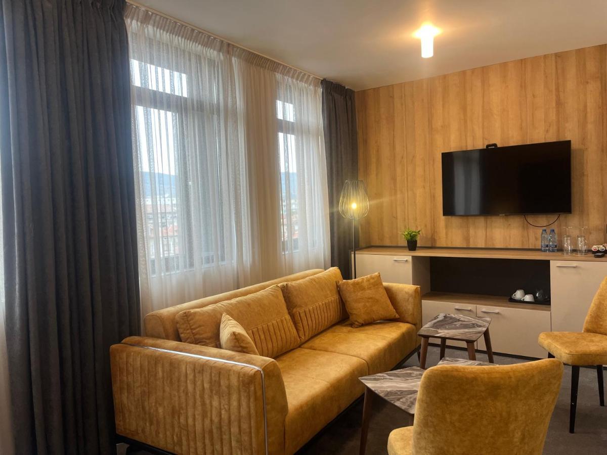 Hotel Niks Szevlievo Kültér fotó