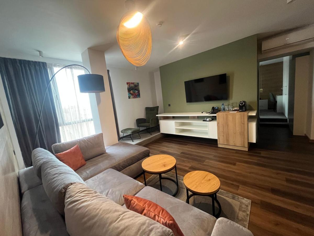 Hotel Niks Szevlievo Kültér fotó