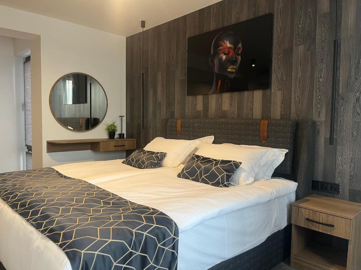 Hotel Niks Szevlievo Kültér fotó