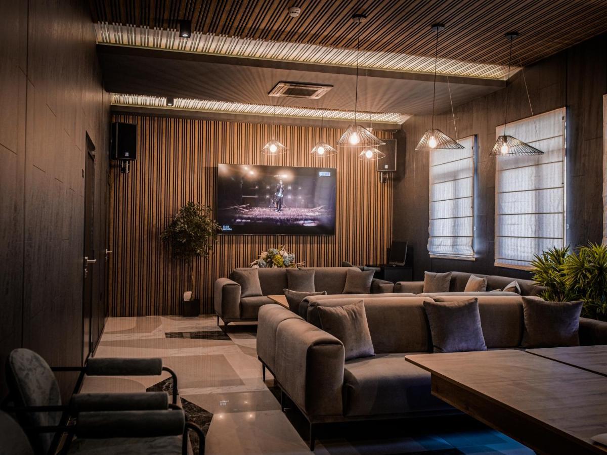 Hotel Niks Szevlievo Kültér fotó